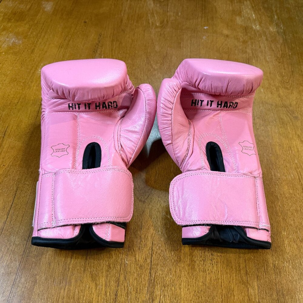 💗 Title Boxing Women’s Pink Gloves – Small – Like New - Picture 4 of 6